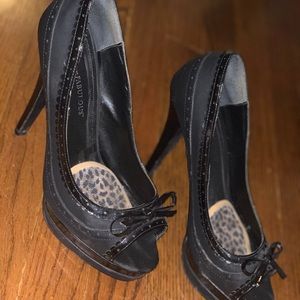 Black heels with sequins